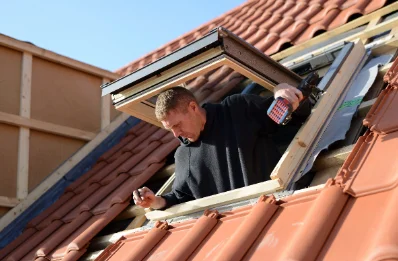 Pose de fenêtres de toit Velux à Guichainville